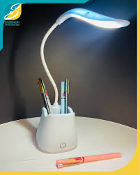 مصباح مكتبي LED